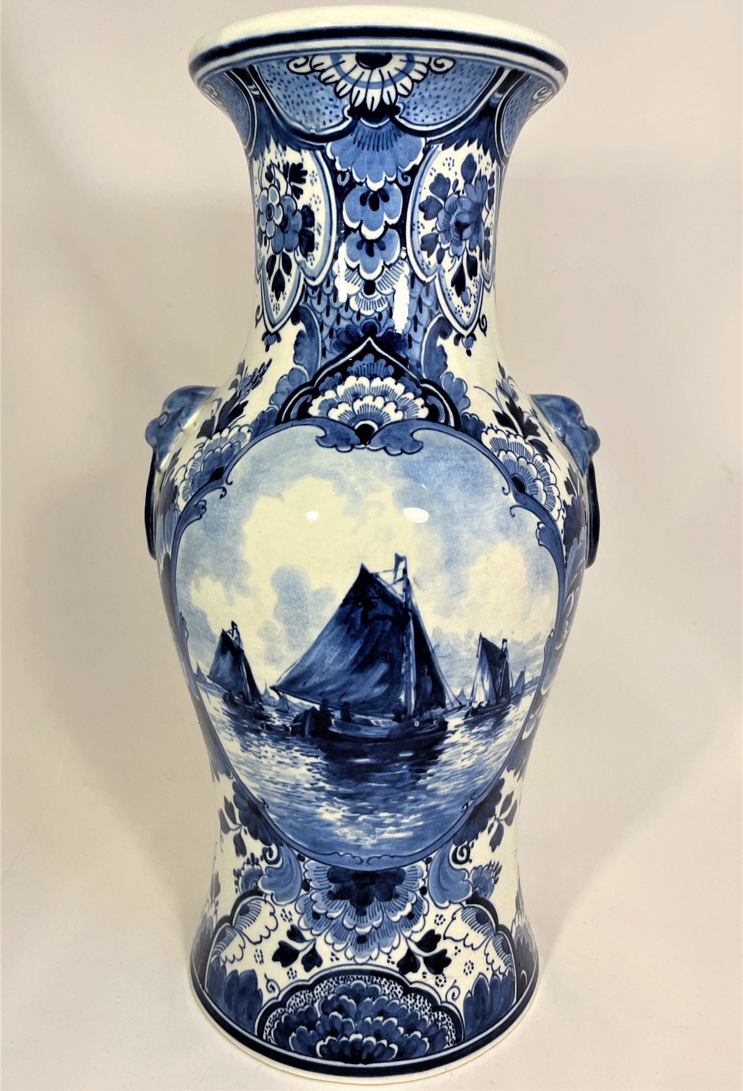 deze Toegepast flexibel Large vase with boat, Royal Delft. Grote vaas met boot, De Porceleyne Fles.  - Royal Delft & Antique earthenware - Sale